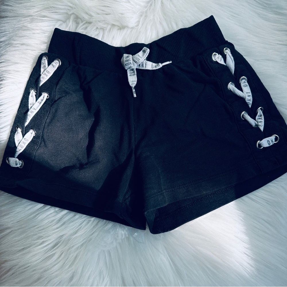 5 x $25 DKNY Shorts, 8 M